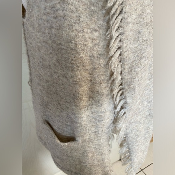 Aritzia Wilfred Free Fei Fei Alpaca BlendFringe Trim Sweater Vest - Picture 11 of 15